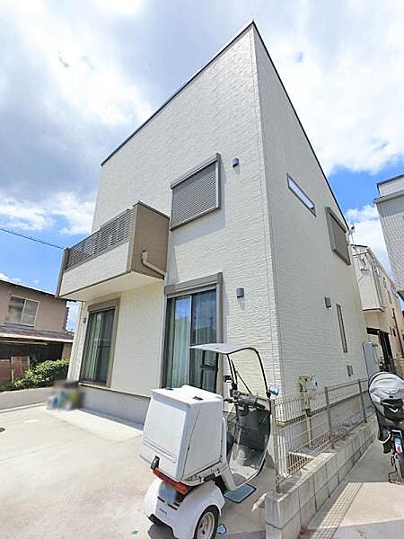 令和4年7月築、防音室付きです