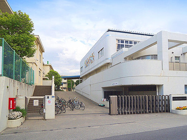 東柿生小学校