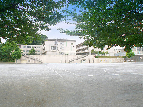 三輪小学校