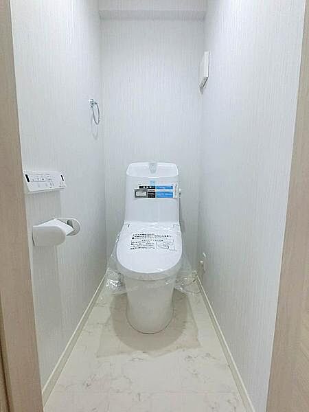 温水シャワー付きトイレ、寒い日でも安心です!