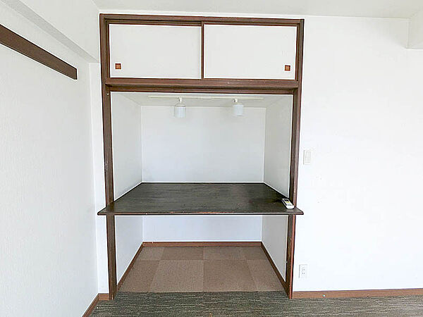 リビング収納付き。趣味のインテリアなどを飾ることもできます