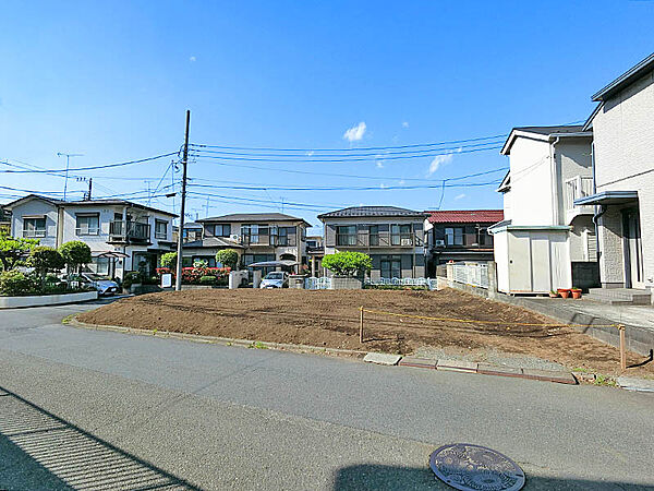 南6ｍ道路に面しており車庫入れも楽々