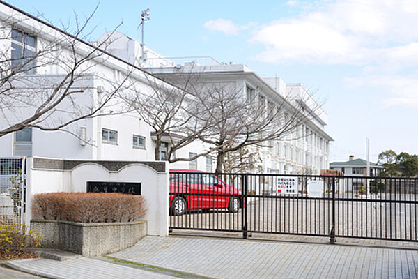 麻生中学校
