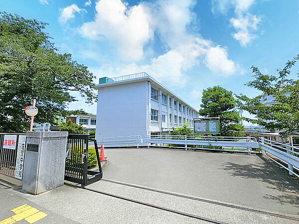 座間中学校