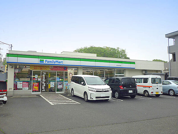 ファミリーマート町田本町田店