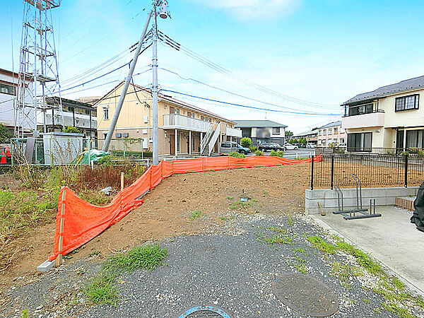 車庫入れ部分の間口はゆったり4ｍございます