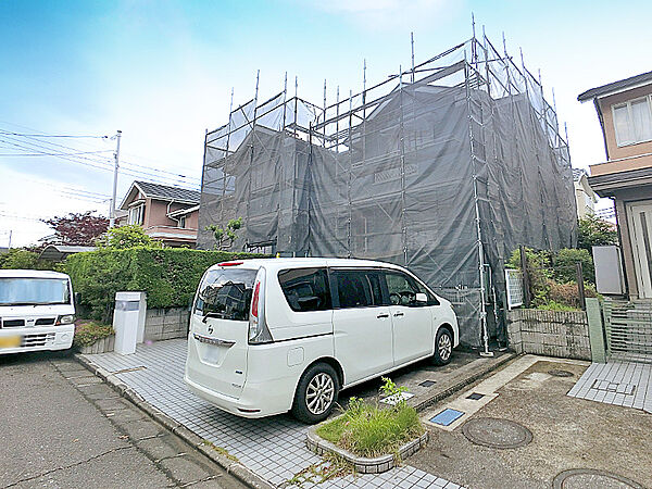 カースペース並列2台可。子育て環境にはぴったりな落ち着いた雰囲気の閑静な住宅地