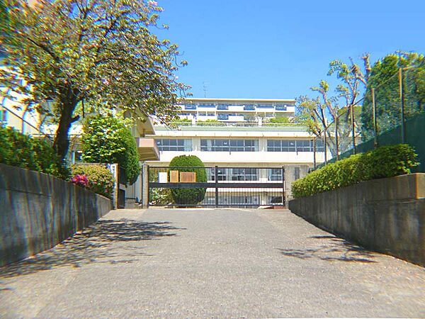 鶴川中央小学校