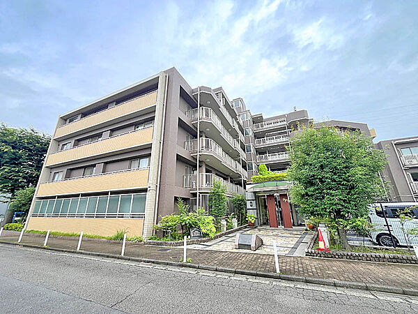 徒歩圏内に教育機関、商業施設、医療施設などが整っており子育てにぴったり!!