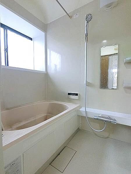 ※画像は実際の室内写真をもとに、家具・調度品を取り除いたもので、実際とは多少異なります