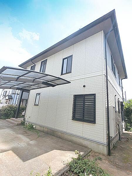 軽量鉄骨造。LDK約19.2帖、全居室6帖以上で収納豊富な間取