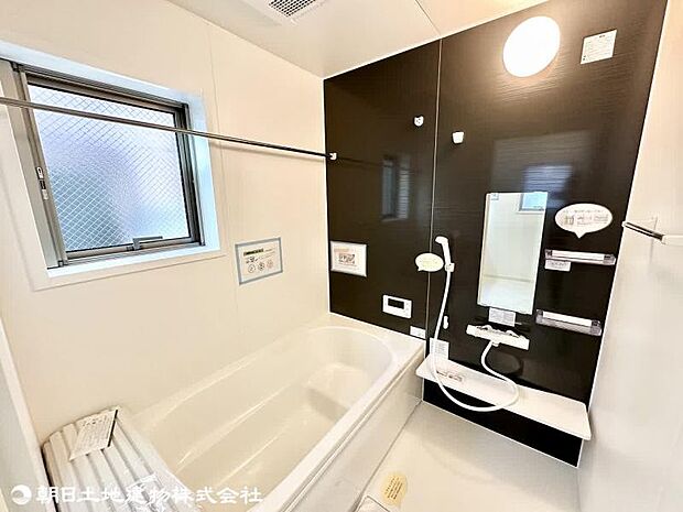 浴室乾燥機はもちろん、日常の中で使う人たちに配慮された細かい設備。標準仕様で「あったらいいな」を再現しました。