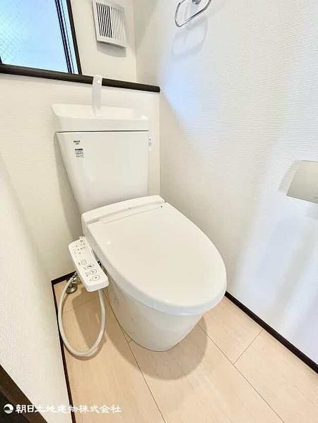 普段使う箇所だからこそ、換気性はもちろん、お掃除やお手入れのしやすいトイレを採用しています。