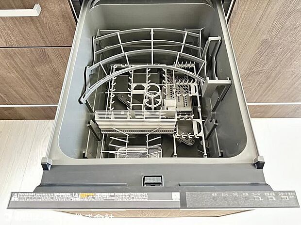 ビルドイン食洗器で効率よく家事を進めることができます。