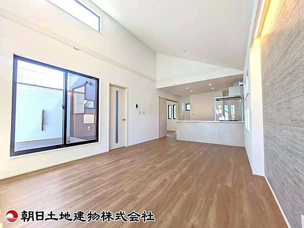 健やかに過ごせるように溢れる光を取り込んだリビングダイニング