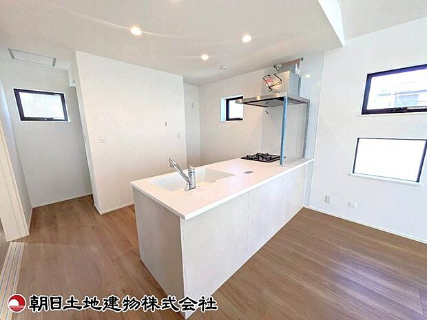 家事動線やリビングとのつながりに配慮し居心地の良い空間に。