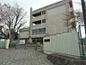 周辺：横浜市立善部小学校700m