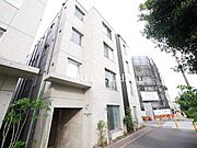 都立大学駅より徒歩8分 築4年 4階建の賃貸物件