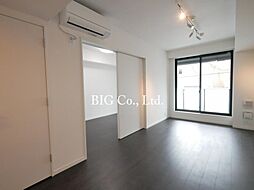 ラペルラ柿の木坂 2階1LDKのリビング/ダイニング