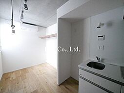 SOLASIAresidence都立大学 地下1階ワンルームのリビング/ダイニング