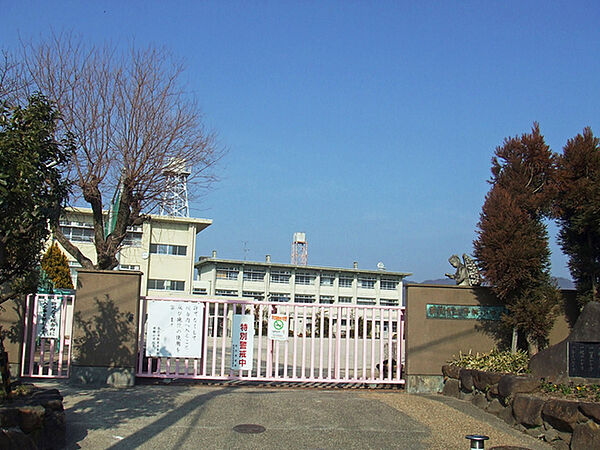 奈良市立帯解小学校