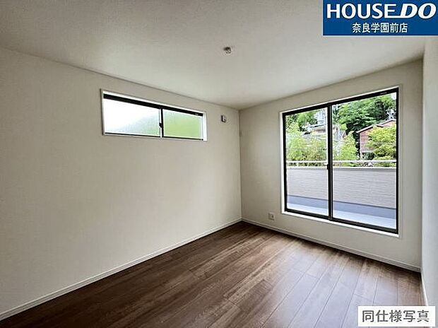 2面採光のため、たっぷりの光が取り込める明るいお部屋です。