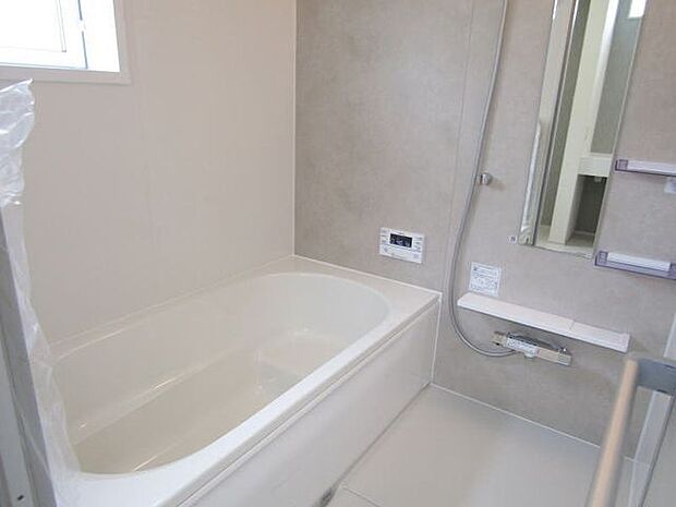 広々1坪の浴室はお子様と一緒に入っても余裕があり、親子のコミュニケーションの場となります♪