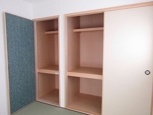 和室にも収納スペースをしっかり確保。一部屋あると何かと重宝する和室は客間としても使用できますよ♪