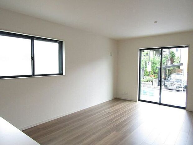 家族との団らんやそれぞれの時間をゆったりと過ごせる、ゆとりのあるLDK。