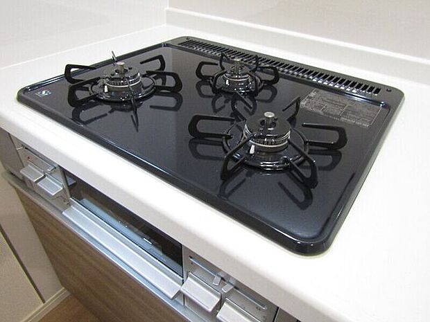 同時調理で時短！使い勝手の良い3口コンロ