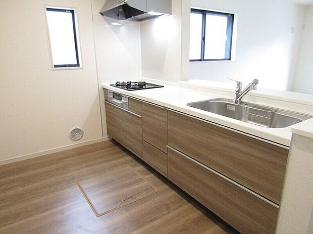 フルスライド式で奥まで隙間なく収納できます！