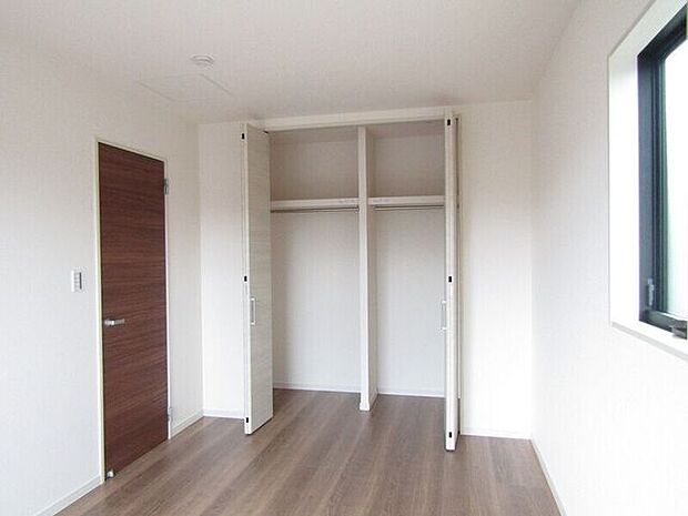 全居室収納付きで、片付けしやすくスッキリ暮らせます