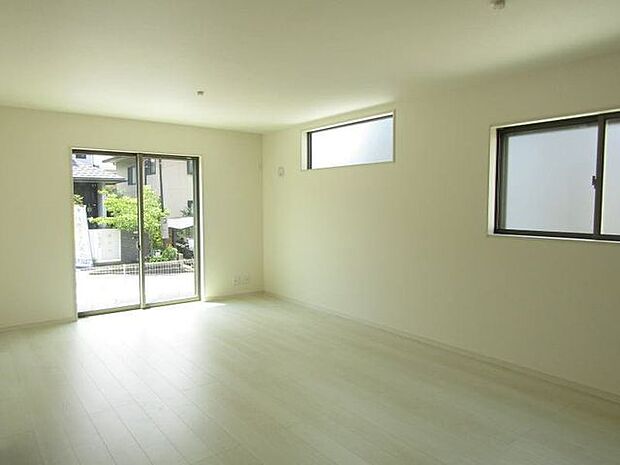 キッチンからダイニング、リビング全体を見渡せます。調理をしながら、家族との会話を楽しめます。