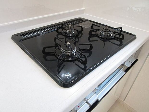 同時調理で時短！使い勝手の良い3口コンロ