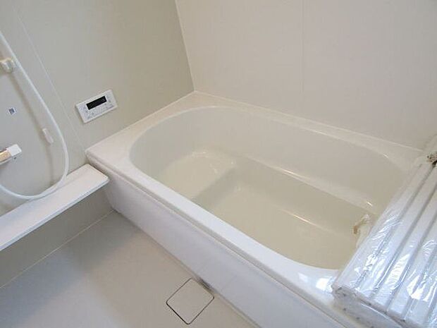 ゆったりとした浴槽で、全身を伸ばしてリラックス。忙しい毎日の疲れをしっかりリセットできます。