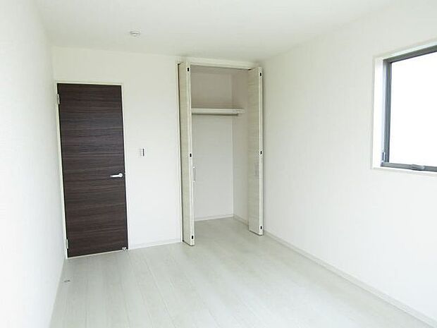 全居室収納付きで、片付けしやすくスッキリ暮らせます