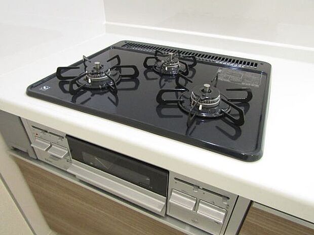 同時調理で時短！使い勝手の良い3口コンロ