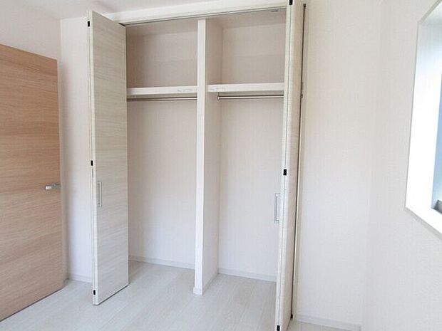 全ての居室に収納スペースを完備。各部屋でしっかり整理整頓ができ、快適でスッキリとした住空間を実現します。