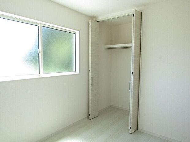 全ての居室に収納スペースを完備。各部屋でしっかり整理整頓ができ、快適でスッキリとした住空間を実現します。