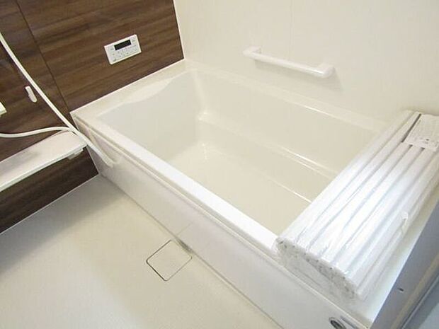 ゆったりとした浴槽で、全身を伸ばしてリラックス。忙しい毎日の疲れをしっかりリセットできます。