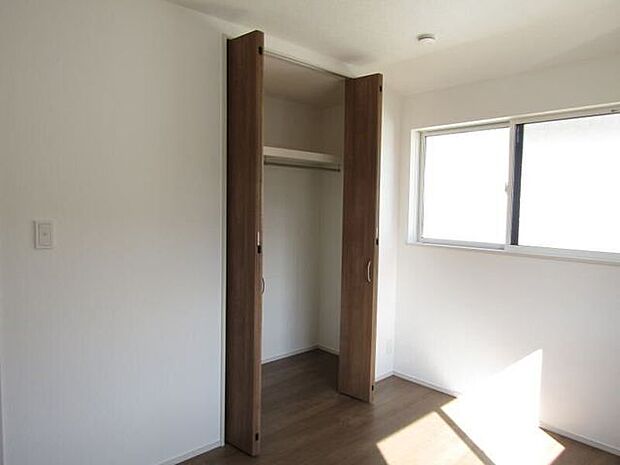 全ての居室に収納スペースを完備。各部屋でしっかり整理整頓ができ、快適でスッキリとした住空間を実現します。