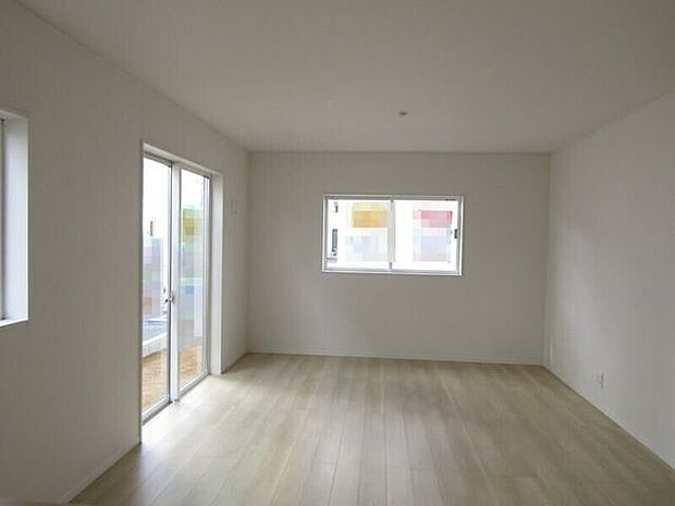 家族との団らんやそれぞれの時間をゆったりと過ごせる、ゆとりのあるLDK。