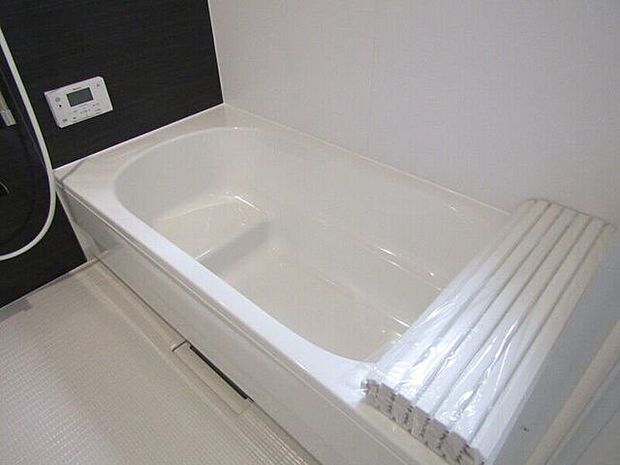 ゆったりとした浴槽で、全身を伸ばしてリラックス。忙しい毎日の疲れをしっかりリセットできます。