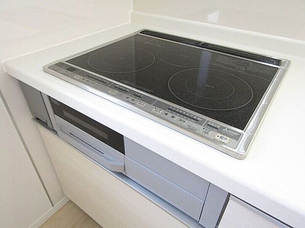 火を使わないIHコンロで、安全にお料理が楽しめます。お子さまや高齢者のいるご家庭も安心です。