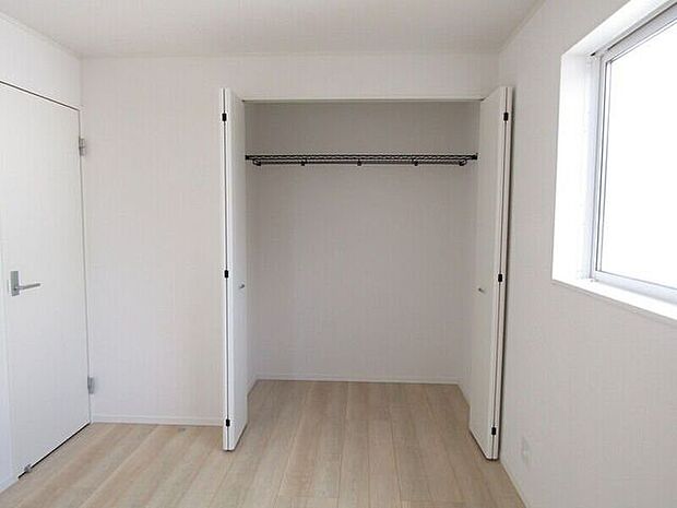 全ての居室に収納スペースを完備。各部屋でしっかり整理整頓ができ、快適でスッキリとした住空間を実現します。