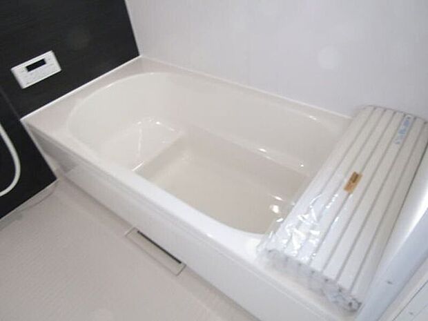 ゆったりとした浴槽で、全身を伸ばしてリラックス。忙しい毎日の疲れをしっかりリセットできます。