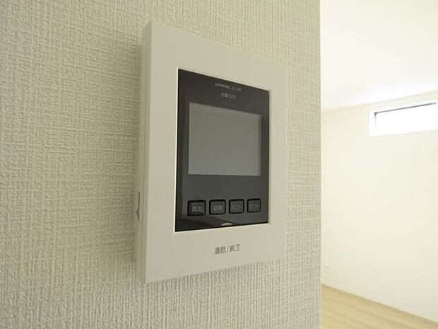 小さなお子さまやお年寄りだけの留守番時も、訪問者をしっかりチェックできて安心です。