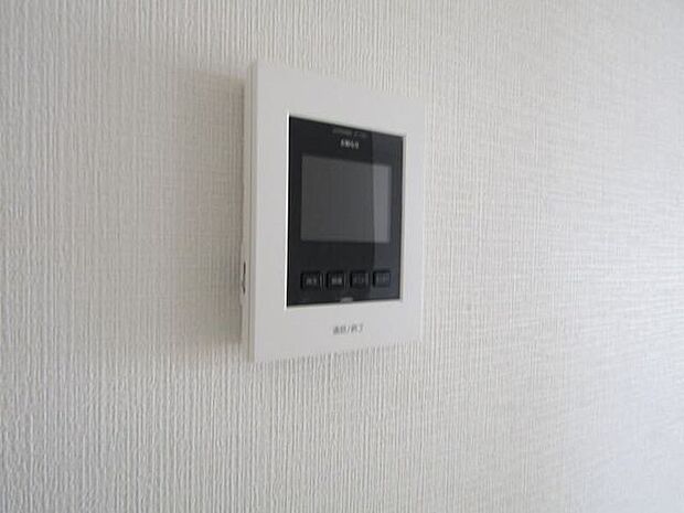 小さなお子さまやお年寄りだけの留守番時も、訪問者をしっかりチェックできて安心です。