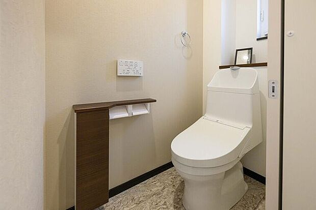 各階にトイレがあると、来客時にも気兼ねなく使えて便利ですね。