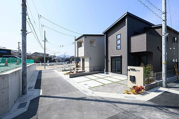 現地に足を運ぶことによって、周辺環境や街の雰囲気など、たくさんのことを感じていただけます。